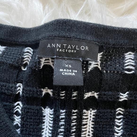 Ann Taylor Factory Black & White Sweater/Cardigan Size XS - Picture 6 of 8
